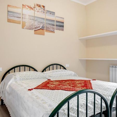 Luni Mare Bright Terrace Flat With Parking Lejlighed Marinella di Sarzana Eksteriør billede