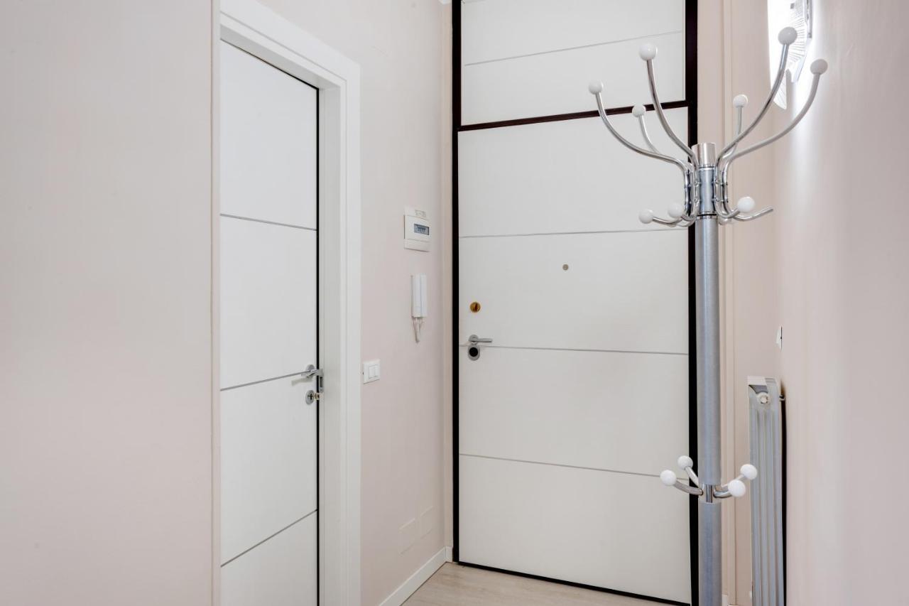 Luni Mare Bright Terrace Flat With Parking Lejlighed Marinella di Sarzana Eksteriør billede