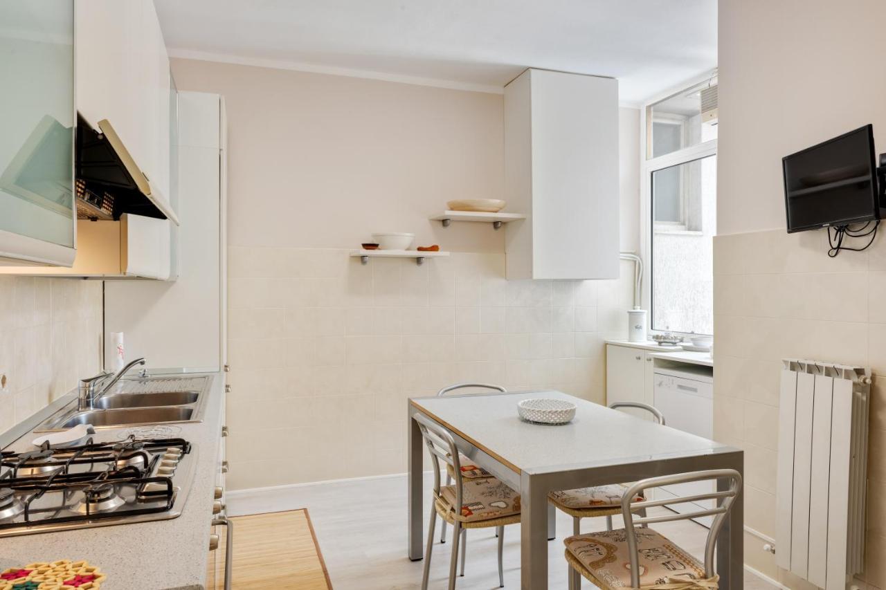 Luni Mare Bright Terrace Flat With Parking Lejlighed Marinella di Sarzana Eksteriør billede
