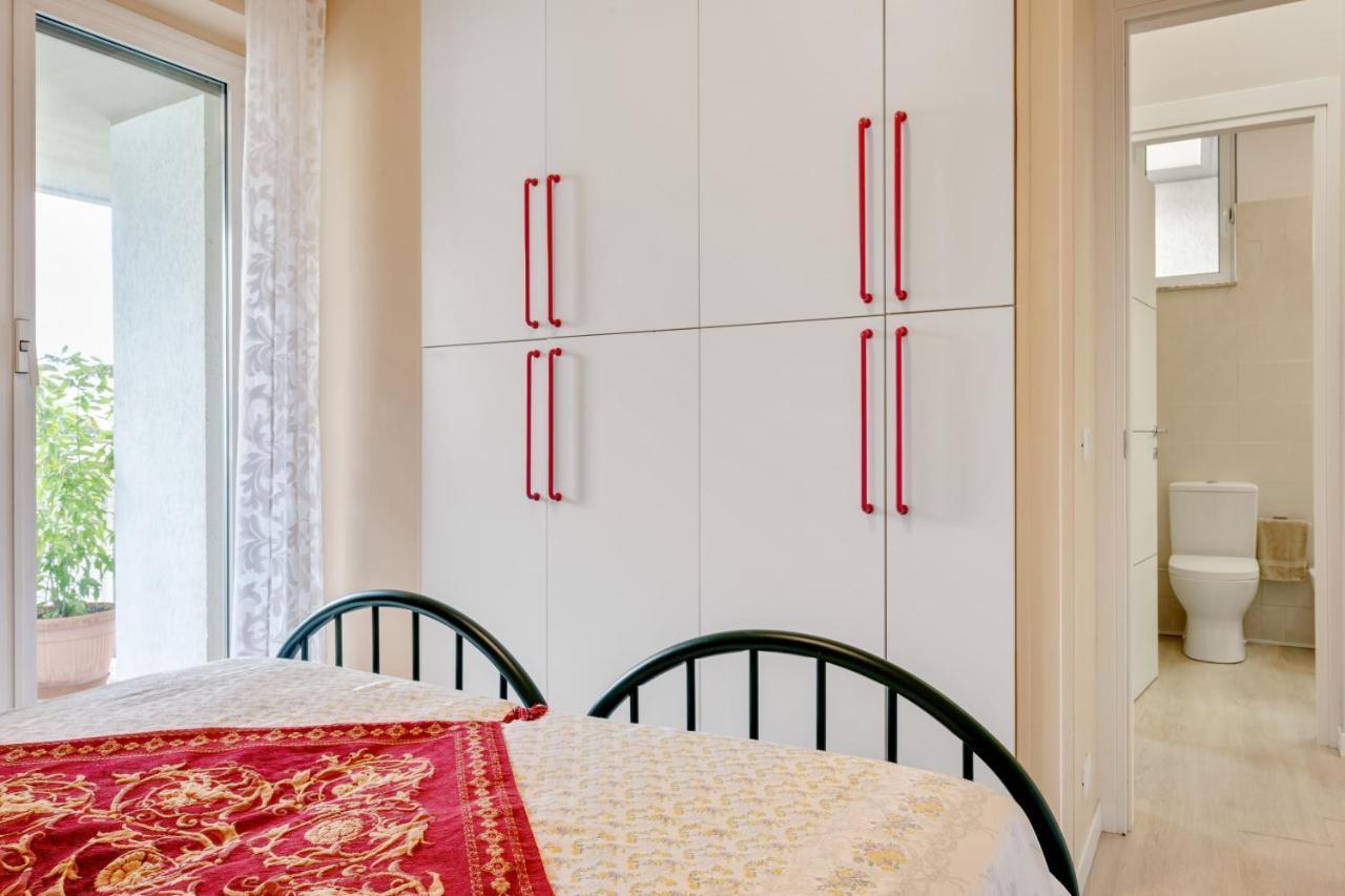 Luni Mare Bright Terrace Flat With Parking Lejlighed Marinella di Sarzana Eksteriør billede